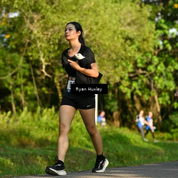 Runner Photo 8020081