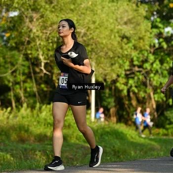 Runner Photo 8020090