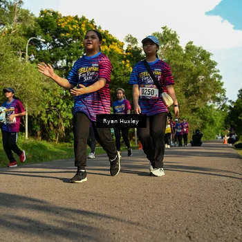 Runner Photo 8020202