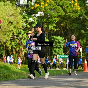 Runner Photo 8020340