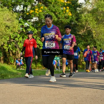 Runner Photo 8020443