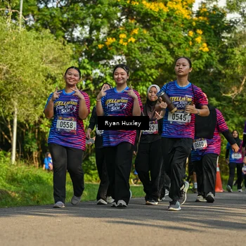 Runner Photo 8020813