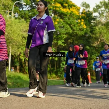 Runner Photo 8020831