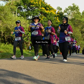 Runner Photo 8020873