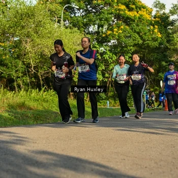 Runner Photo 8021001