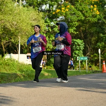 Runner Photo 8021876