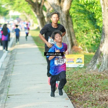 Runner Photo 8021957