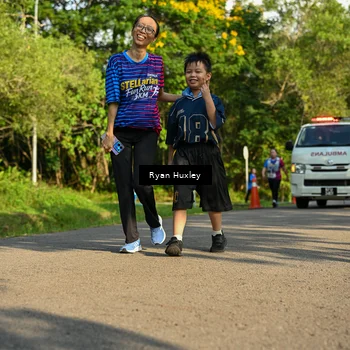 Runner Photo 8022010