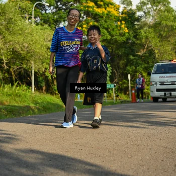 Runner Photo 8022021