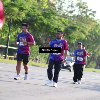 Runner Photo 8022613