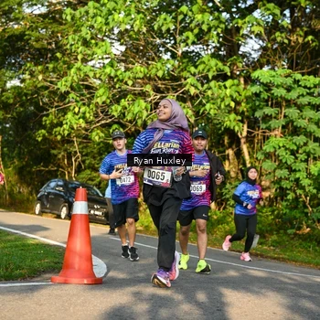 Runner Photo 8023042
