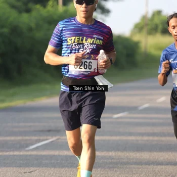 Runner Photo 8023075