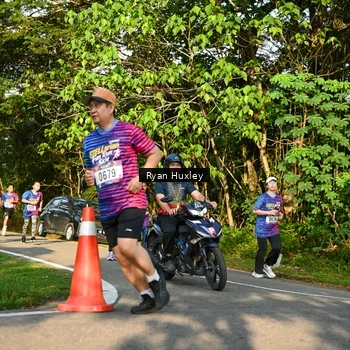 Runner Photo 8023076