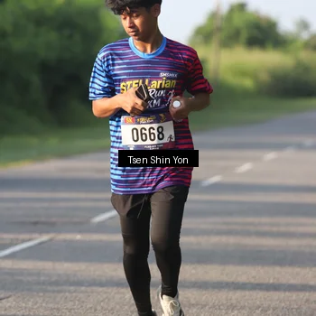 Runner Photo 8023701