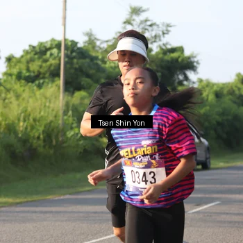 Runner Photo 8024030