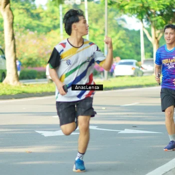 Runner Photo 8024057