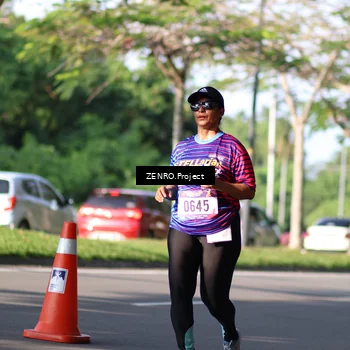Runner Photo 8024080