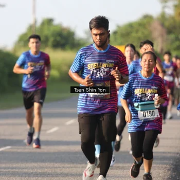 Runner Photo 8024141