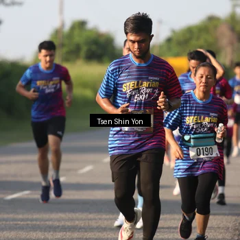 Runner Photo 8024150