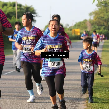 Runner Photo 8024204