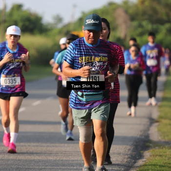 Runner Photo 8024494