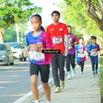 Runner Photo 8024575