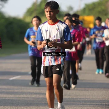 Runner Photo 8024702