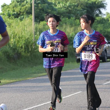 Runner Photo 8024759