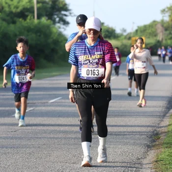 Runner Photo 8024899