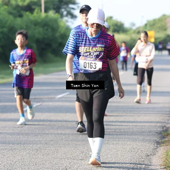 Runner Photo 8024903
