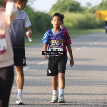 Runner Photo 8024956