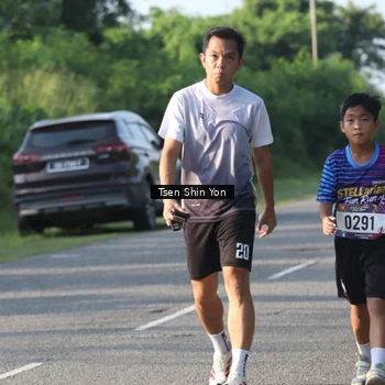 Runner Photo 8024963