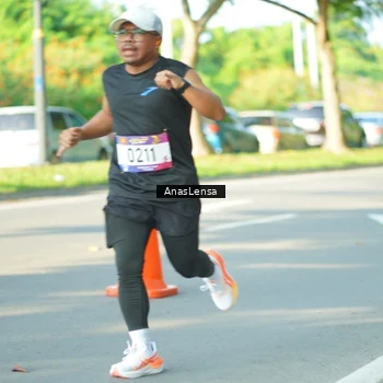 Runner Photo 8025859