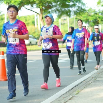 Runner Photo 8026963