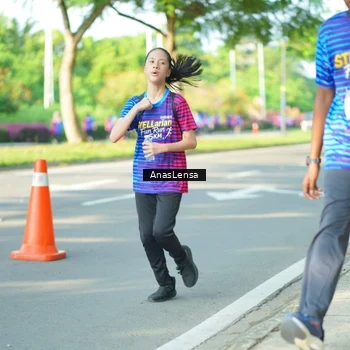 Runner Photo 8027060