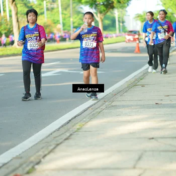 Runner Photo 8027100