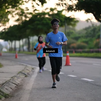 Runner Photo 8027375
