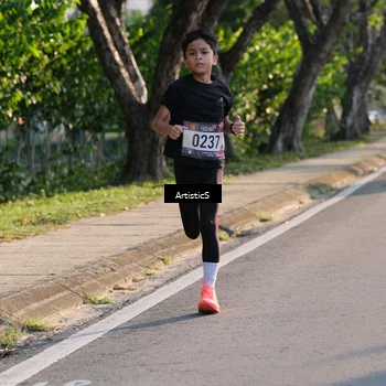 Runner Photo 8027800