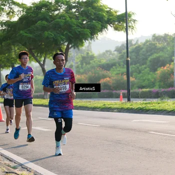 Runner Photo 8028002