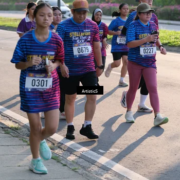 Runner Photo 8029100