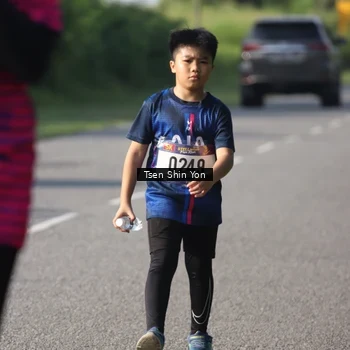 Runner Photo 8030302
