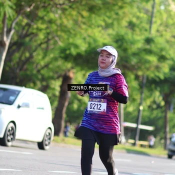 Runner Photo 8030500