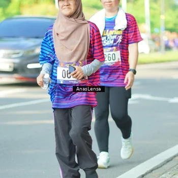 Runner Photo 8030697