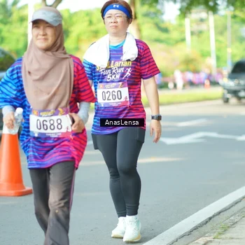 Runner Photo 8030700