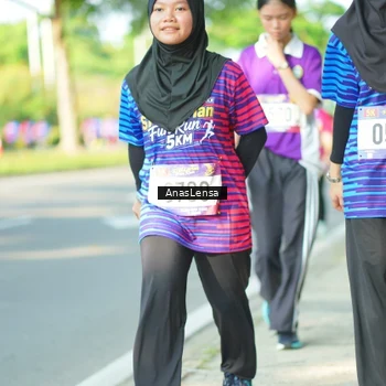 Runner Photo 8031100
