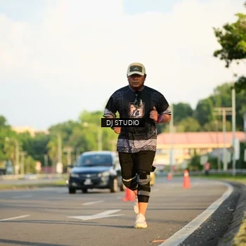 Runner Photo 8040402