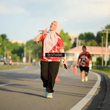 Runner Photo 8042000