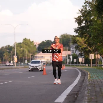 Runner Photo 8042771