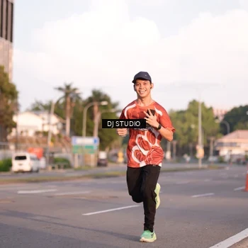 Runner Photo 8042811