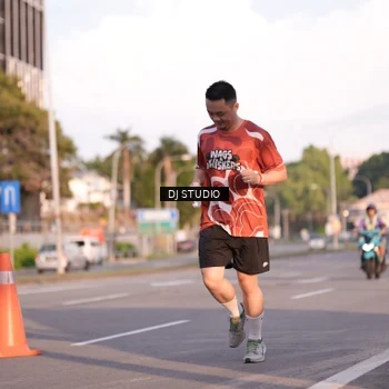 Runner Photo 8042937